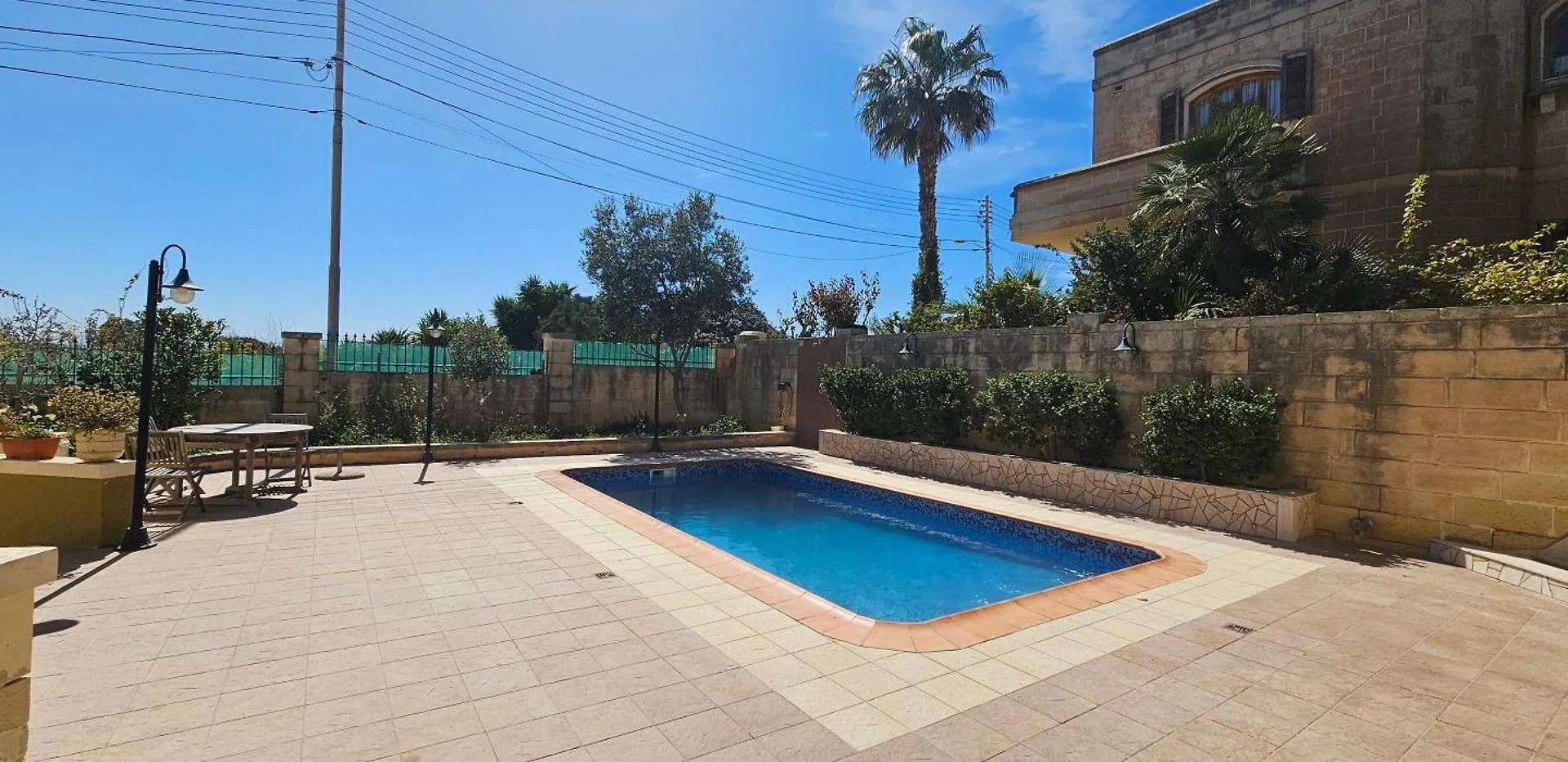 Poolside, 2 Bedroom Flatlet location